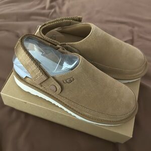 Kid’s Clog Ugg never worn, brand new.